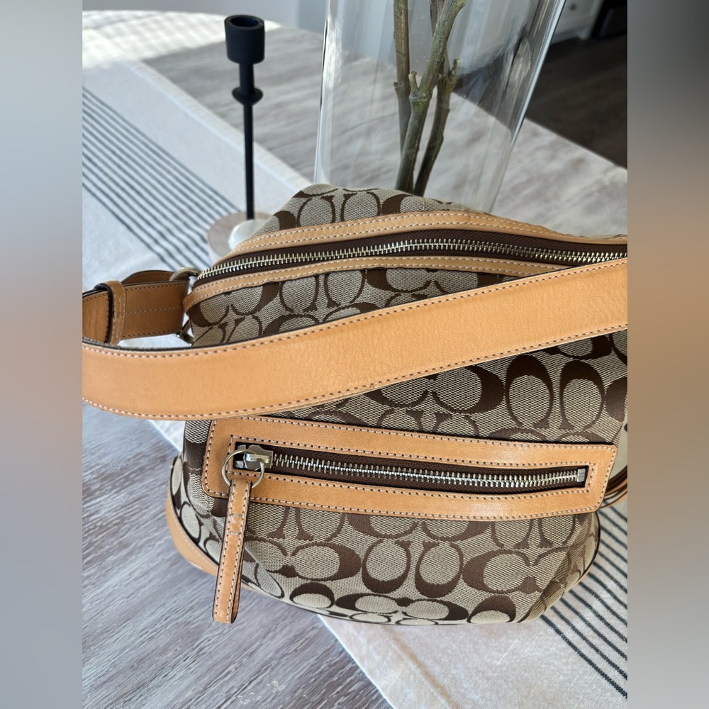 ππ¦ Coach Vintage Signature Brown and Tan Shoulder Bag - Picture 3 of 14